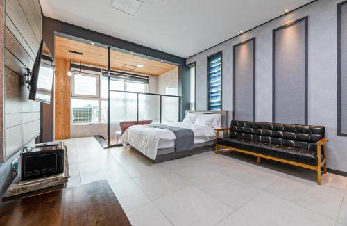 Byeonsan House | Buan TomynSpa Pension