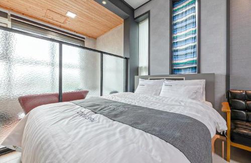 Byeonsan House | Buan TomynSpa Pension