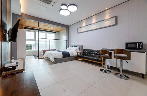 Byeonsan House | Buan Tomynspa Pension