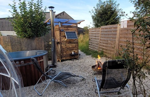 Hohenberg a.d.Eger RV Rental | Bubble overnight stay in the Fichtelgebirge - with hot tub/whirlpool for an extra charge