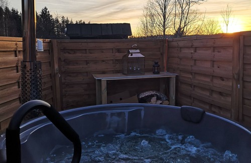 Hohenberg a.d.Eger RV Rental | Bubble overnight stay in the Fichtelgebirge - with hot tub/whirlpool for an extra charge