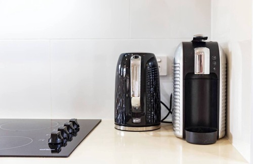 Merewether Apartment | Buchanan Hideout Cosy Bungalow by Merewether Beach