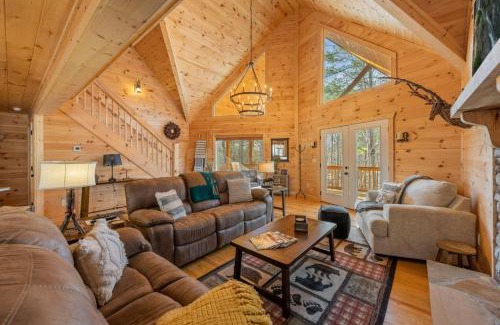 Ellijay Villa | Bucks Bear Lodge - Fireplaces Wooded Views