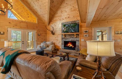 Ellijay Villa | Bucks Bear Lodge - Fireplaces Wooded Views