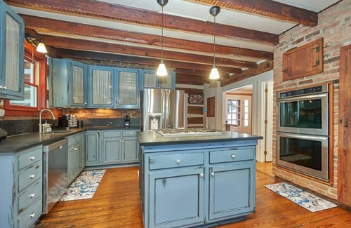Purcellville House | Buckskin Manor - Historic, Pool, 66 Acre Vineyard