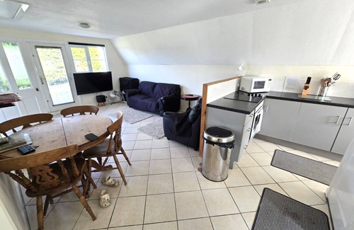 Kilkhampton Cabin | Bude 2 bed detached holiday lodge sleeps 5, kilkhampton Cornwall dog welcome .
