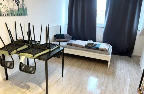 Hoehenberg Apartment | Budget Apartment Köln