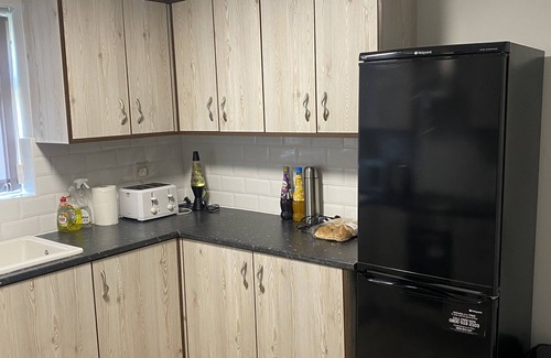 Wolverhampton House | Budget En-suite in Wolverhampton/Birmingham Rd, situated in a quiet neighborhood