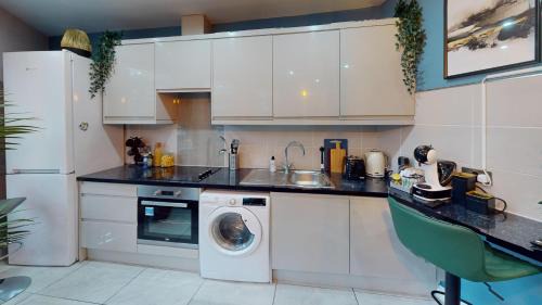 Greenwich West Apartment | Budget Friendly One Bed Flat in Greenwich