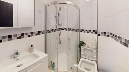 Greenwich West Apartment | Budget Friendly One Bed Flat in Greenwich