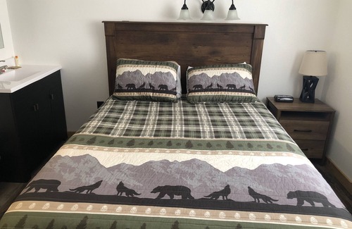 Deadwood Hotel | Budget Friendly Room 110 - Pet Friendly