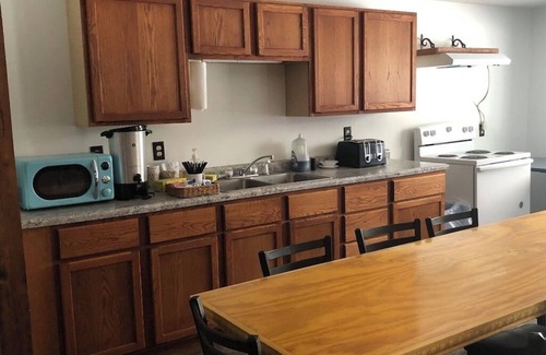 Deadwood Hotel | Budget Friendly Room 111 - Pet Friendly