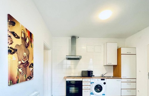 Liesing Apartment | Budget-friendly Room for 3P | Easy City Access