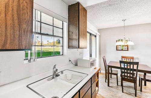 Palm Springs Condo | Budget-friendly - South Palm Springs Golf and Tennis Club Condo