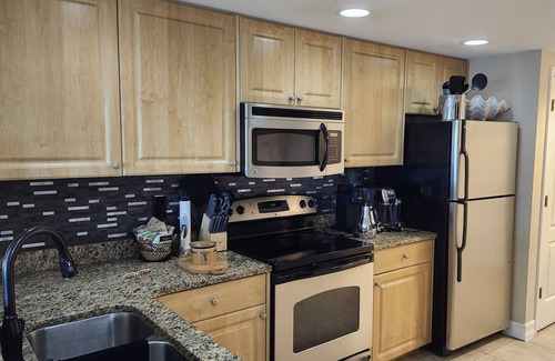 Capri Isle Condo | Budget-Friendly · Luxe Comfort & Style