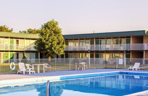 Lebanon Hotel | Budget Host Inn