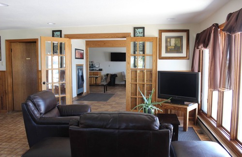 Northeast Entrance Badlands Hotel | Budget Host Sundowner Motor Inn