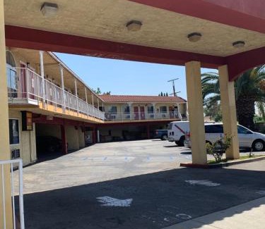 San Gabriel Hotel | Budget Inn Motel