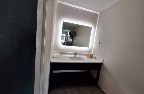 Roxboro Hotel | Budget Inn Roxboro