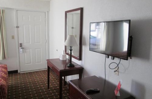 Cocoa West Hotel | Budget Inn