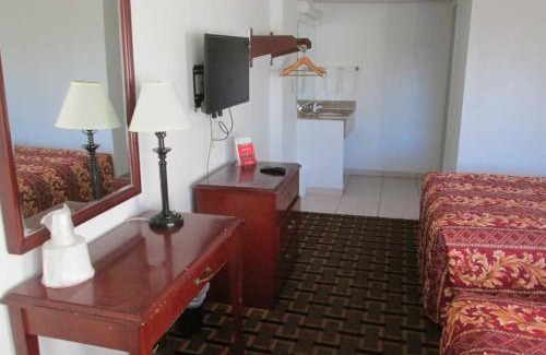 Cocoa West Hotel | Budget Inn