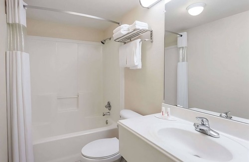 Austin Ave. Hotel | Budget Stay at Knights Inn Franklin Ave Waco! Parking, Pets Allowed!