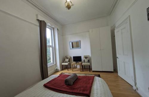 Sketty House | Budget Stay near Singleton Hospital 5