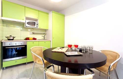 Borik Apartment | "BUENA VISTA" 55m2, south-facing balcony, fenced, 5ft. beach, suitable for children, Rovinj
