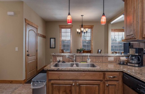 Driggs Condo | Buffalo Valley Condo: Decks, Lots of Space, 1-car garage
