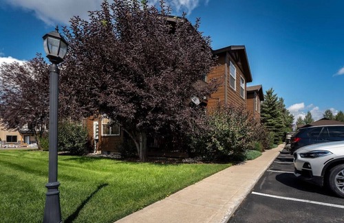 Driggs Condo | Buffalo Valley Condo: Decks, Lots of Space, 1-car garage