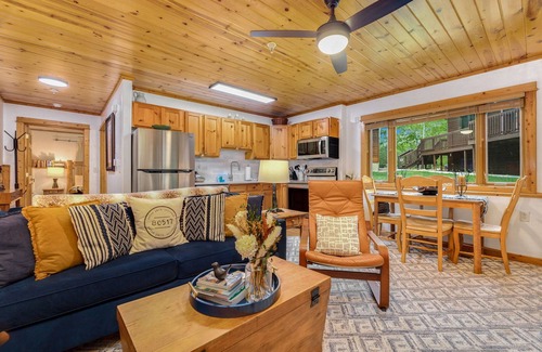 Fall River Estates Condo | Bugle Point B08 (Private Hot tub) River Views!