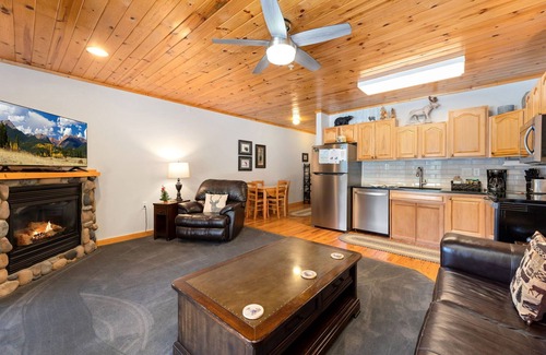 Fall River Estates Condo | Bugle Pointe B04 (NO HT)