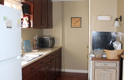 James Creek House | Built in the 1850's, this home has a big story to tell!nBoat park. avail.