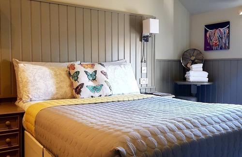 St George Hotel | Bull Hotel