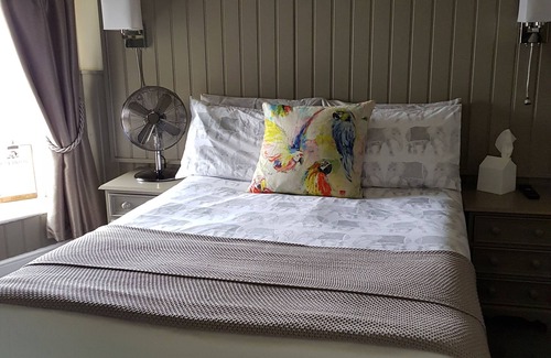 St George Hotel | Bull Hotel