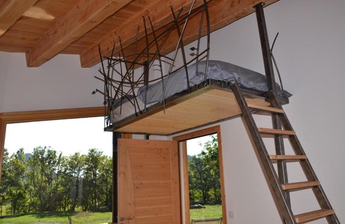 Queyrieres Cabin | Bulle de Bois, écolodge insolite avec spa privatif au milieu des volcans - Bulles d'Herbe