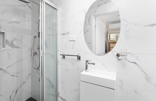 Bulli Apartment | Bulli26 Studio | Relaxing Beachside Accommodation 150m from Sandon Point Beach