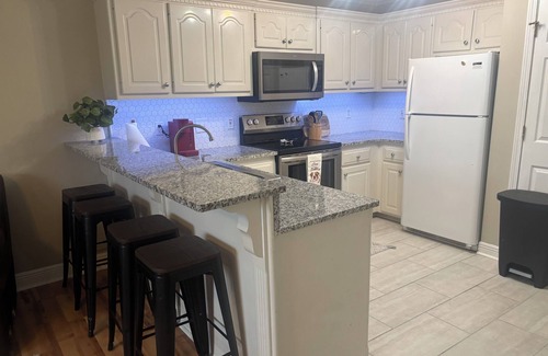 Starkville Apartment | Bully's Retreat is a charming 2-bedroom apartment in vibrant Starkville