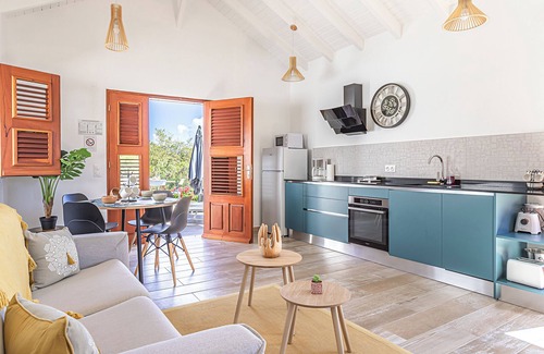 Capesterre-de-Marie-Galante House | Bungalow Damien with jacuzzi and spacious areas. Perfect for 2 guests.