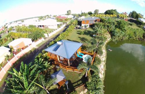 Sainte-Anne Cabin | BUNGA-LODGE (bungalow 4* avec piscine privée)