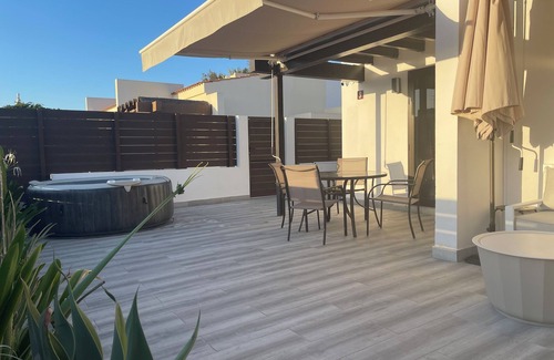 Maspalomas Villa | Bungalow with jacuzzi in Maspalomas, private garden