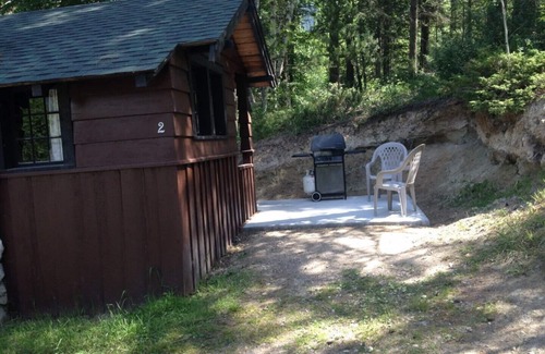 East Kootenay Cabin | Bungalow #2 or #3 with indoor hot tub