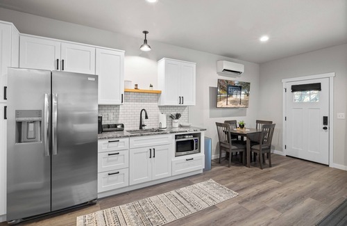 Dennis House | Bungalow 5 @ Barndo Bungalows