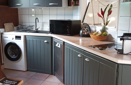 Dampierre House | Bungalow Brocéliande-piscine- next to a beach