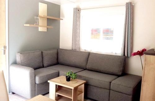 Coulanges House | Bungalow charmant près d'Onzain avec piscine partagée