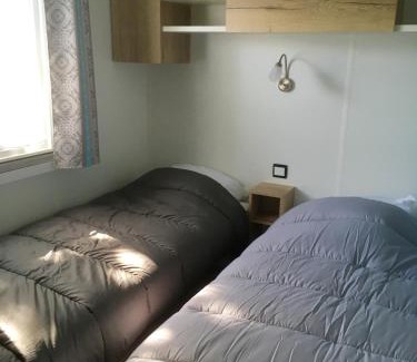 Coulanges House | Bungalow charmant près d'Onzain avec piscine partagée