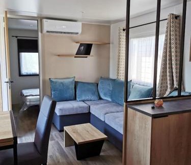 Vias House | Bungalow confortable à Vias avec piscine partagée