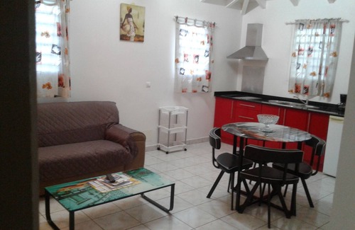 Damencourt House | Bungalow f3 with pool