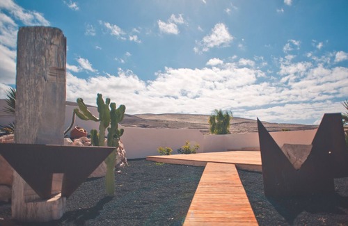 La Pared House | Bungalow - Fuego - Surf & Yoga Villa