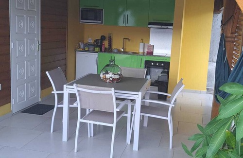 Baie-Mahault House | Bungalow hibis.kiss971 (Baie-Mahault, Guadeloupe)